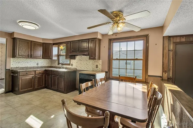 $349,900 | 4 Windtree Court, West Seneca, NY 14224