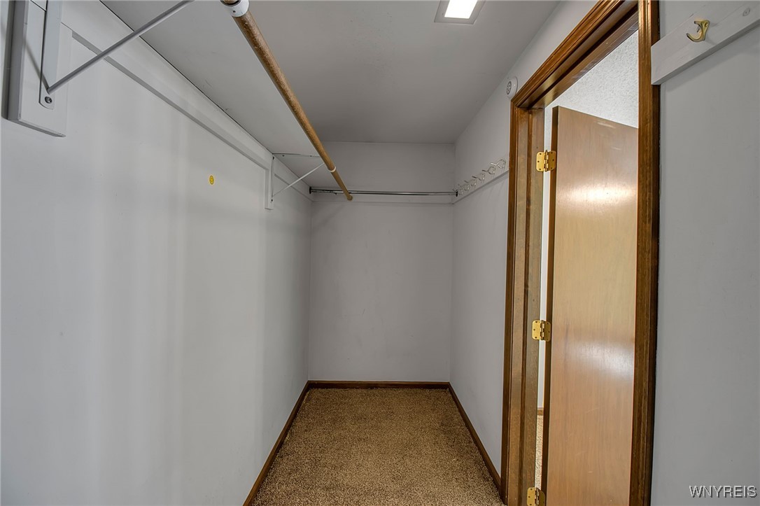 4 Windtree Court West Seneca, NY 14224 - Photo 28 of 50 Walk-in closet