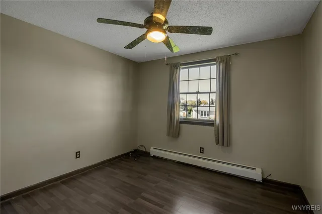 $349,900 | 4 Windtree Court, West Seneca, NY 14224