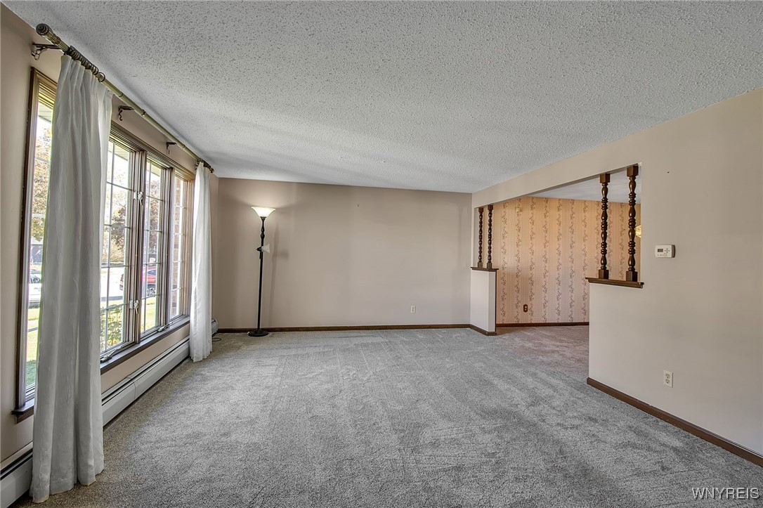 4 Windtree Court West Seneca, NY 14224 - Photo 4 of 50 Sun light living room