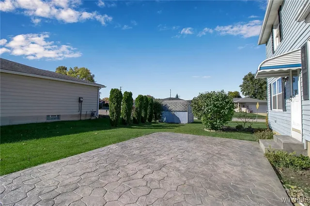 $349,900 | 4 Windtree Court, West Seneca, NY 14224