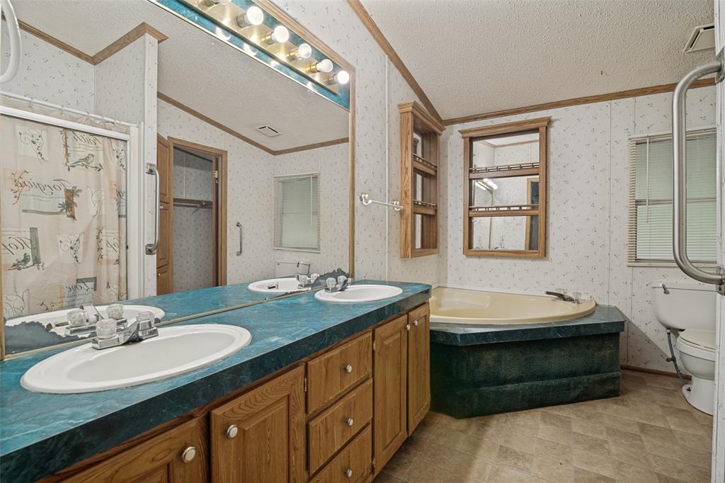 130 Meadowview Lane Point, TX 75472 - Photo 9 of 15