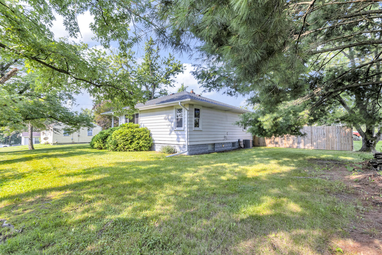 232 Hall Street Michigan Center, MI 49254 - Photo 3 of 42 0N0A1987