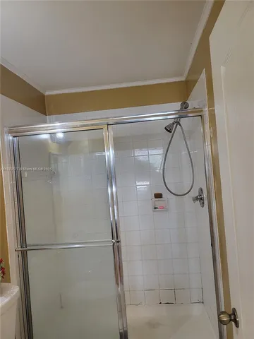 $2,350 | 820 Northeast 212th Terrace, Unit 6, Miami, FL 33179