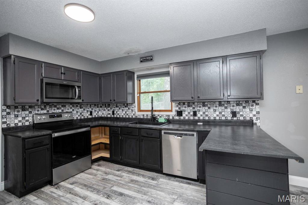 500 Stone Ridge Drive Waynesville, MO 65583 - Photo 7 of 47