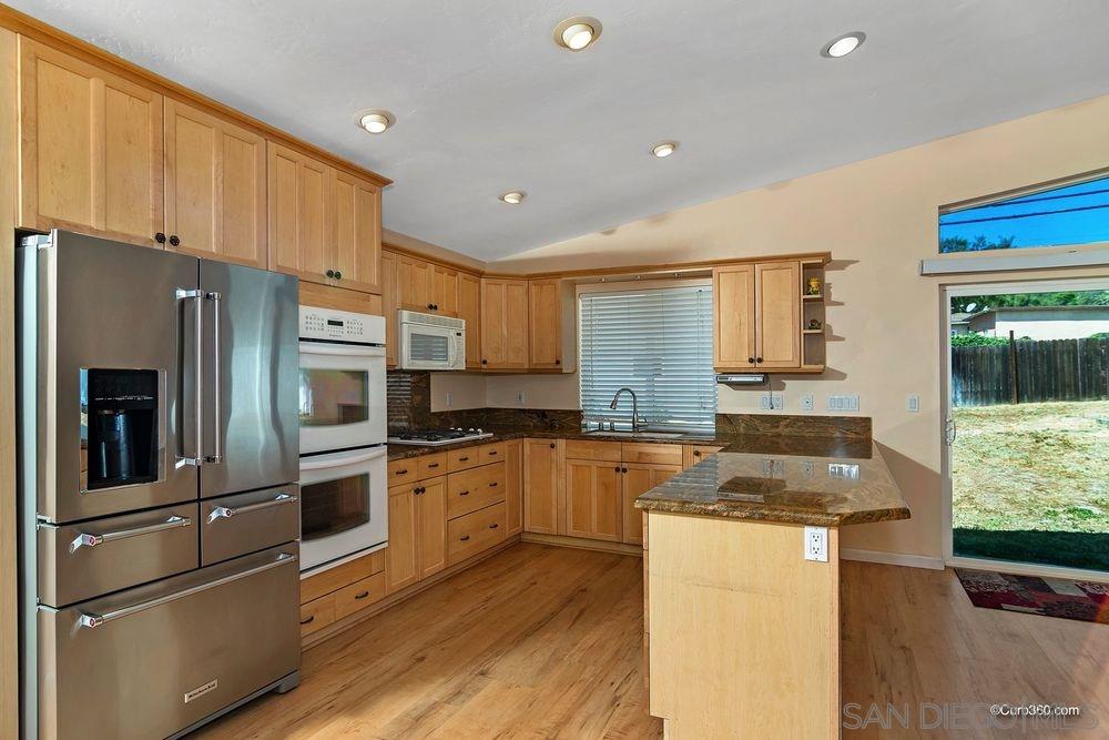 512 El Monte Road El Cajon, CA 92020 - Photo 5 of 25