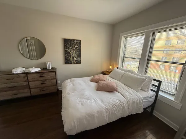 $1,750 | 1359 West Touhy Avenue, Unit 2N, Chicago, IL 60626