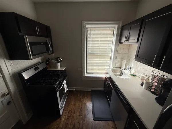 $1,750 | 1359 West Touhy Avenue, Unit 2N, Chicago, IL 60626