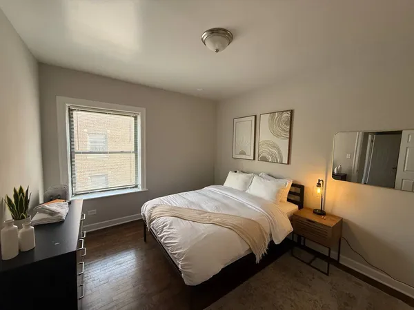 $1,750 | 1359 West Touhy Avenue, Unit 2N, Chicago, IL 60626