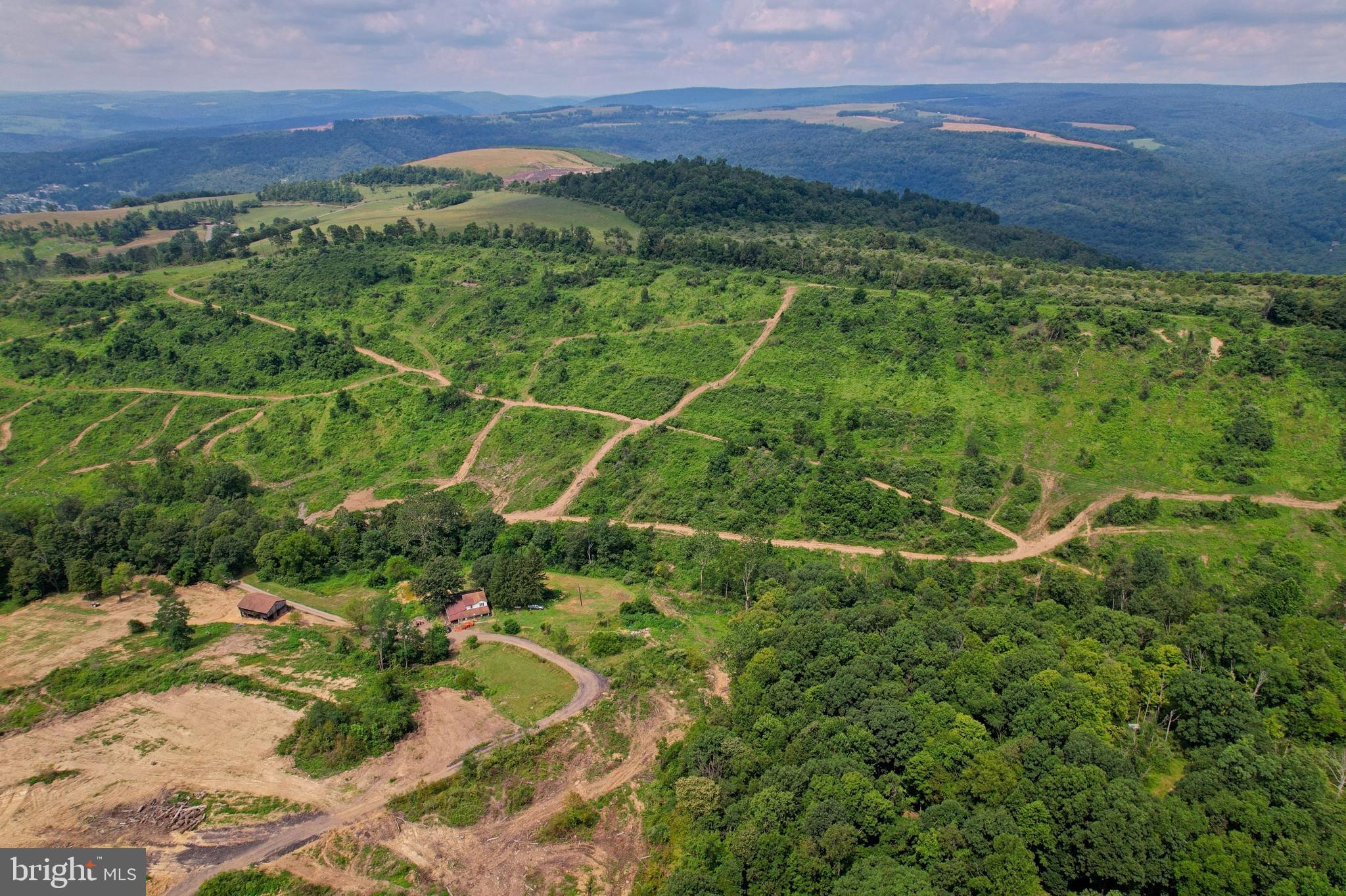 21205 Long Mountain Road Southwest Westernport, MD 21562 - Photo 111 of 142 Neighbors house. Showing ROW