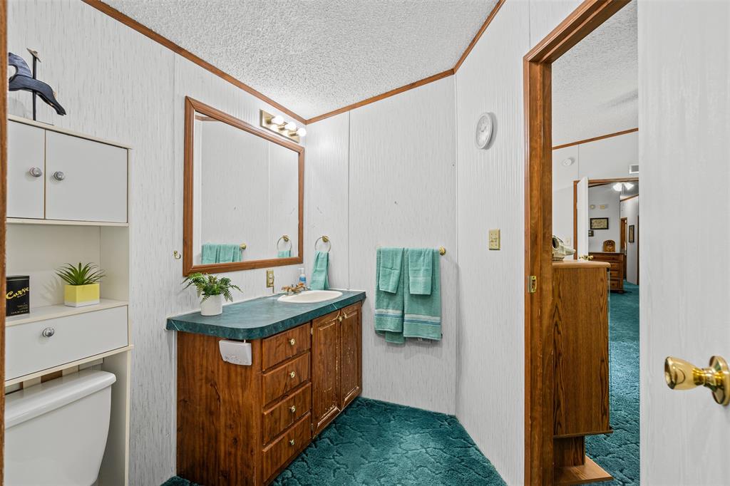 402 Silver Acres Road Azle, TX 76020 - Photo 14 of 30