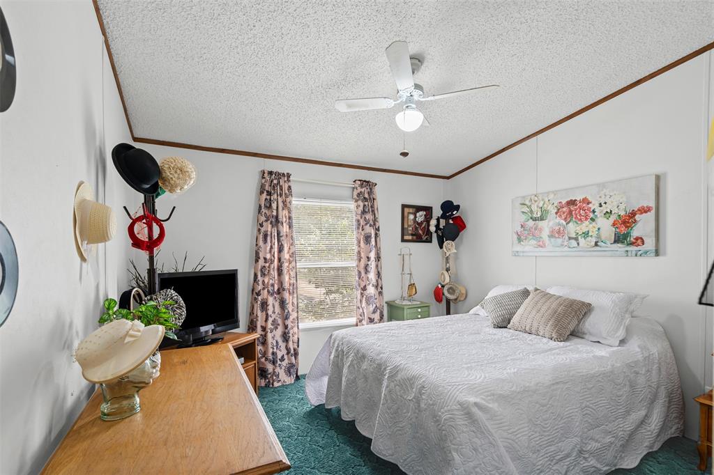 402 Silver Acres Road Azle, TX 76020 - Photo 15 of 30