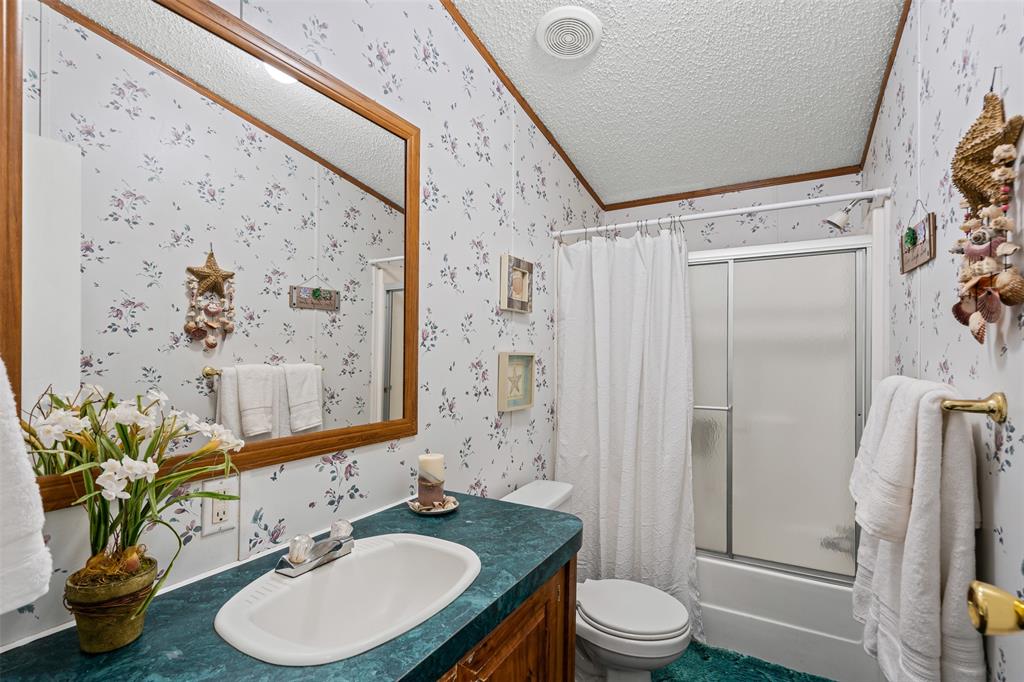 402 Silver Acres Road Azle, TX 76020 - Photo 16 of 30