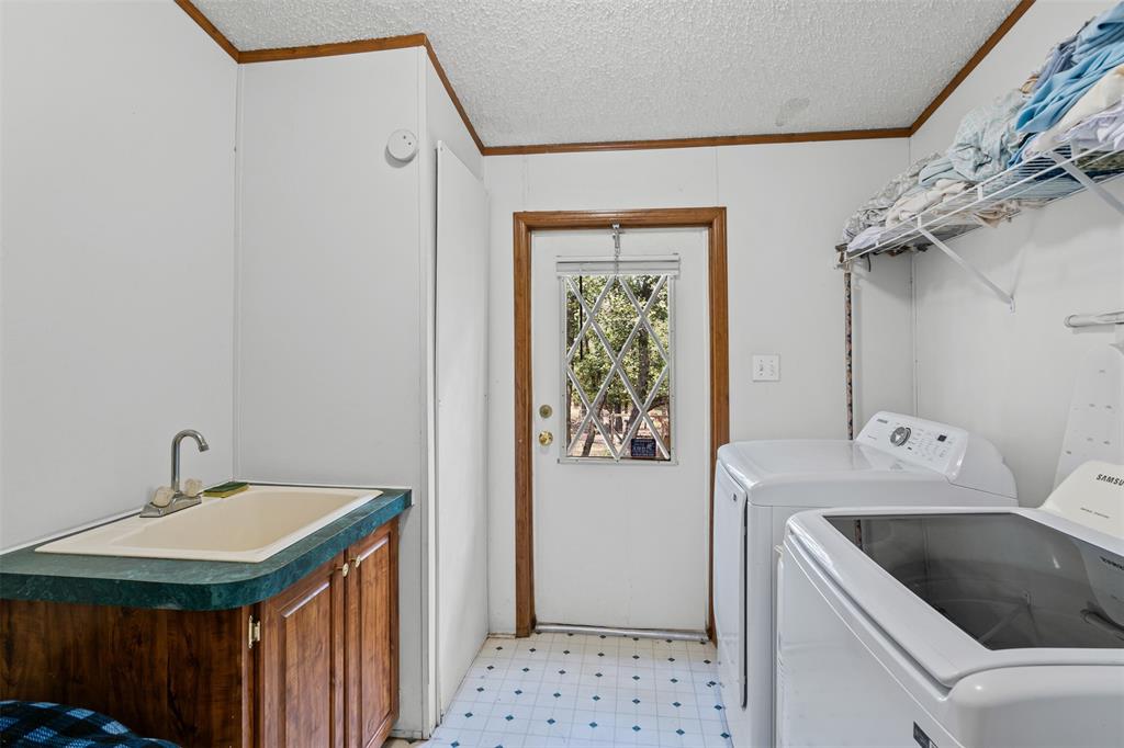 402 Silver Acres Road Azle, TX 76020 - Photo 17 of 30