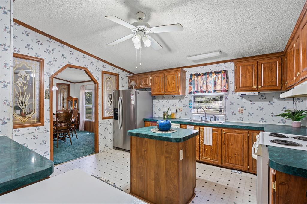 402 Silver Acres Road Azle, TX 76020 - Photo 9 of 30