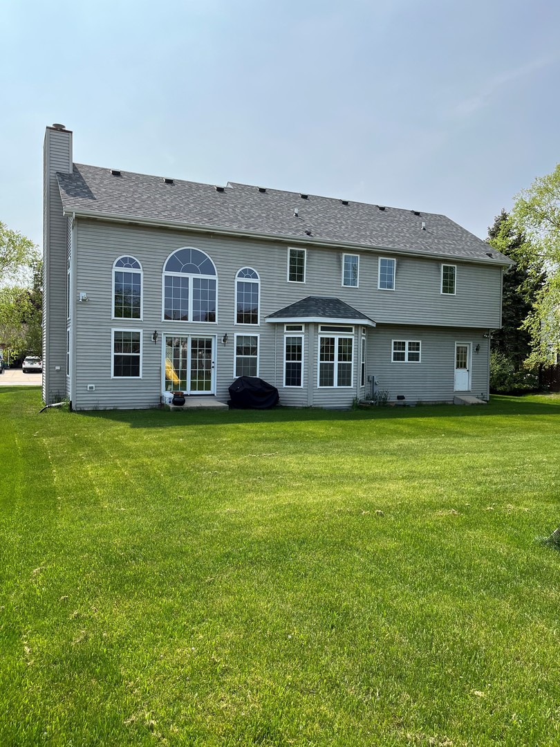 3111 Mini Drive Wadsworth, IL 60083 - Photo 17 of 17 a front view of house with yard