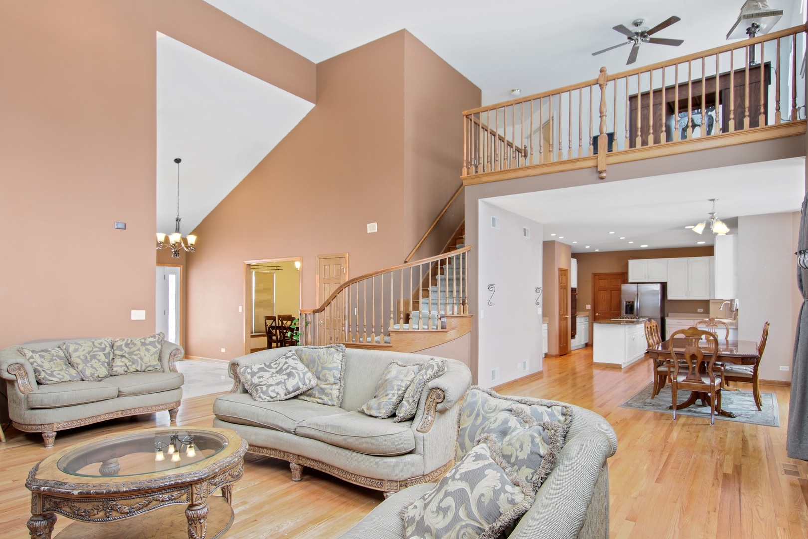 3111 Mini Drive Wadsworth, IL 60083 - Photo 4 of 17 a living room with furniture and a wooden floor