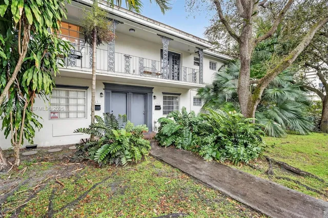 $2,800,000 | 4851 University Drive, Coral Gables, FL 33146