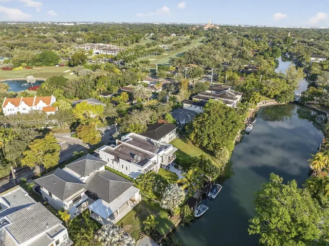 $2,800,000 | 4851 University Drive, Coral Gables, FL 33146