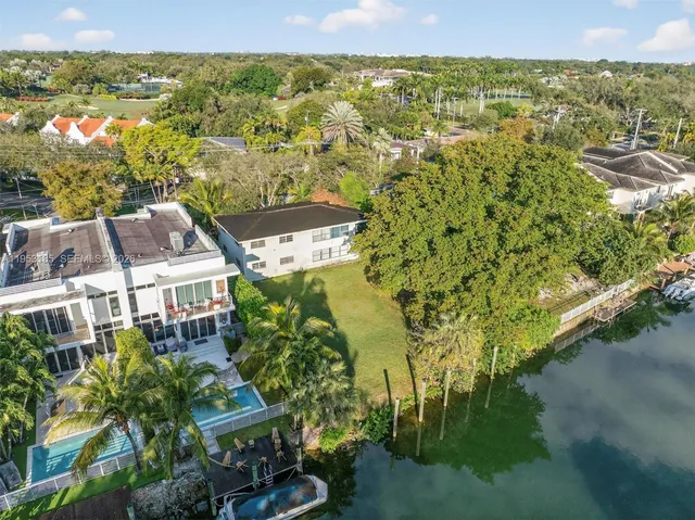 $2,800,000 | 4851 University Drive, Coral Gables, FL 33146