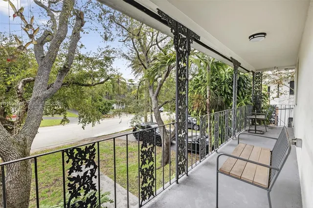 $2,800,000 | 4851 University Drive, Coral Gables, FL 33146