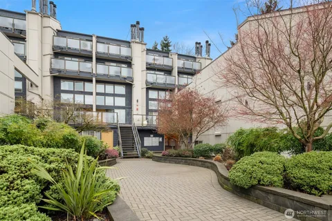 $555,900 | 5829 Northeast 75th Street, Unit A444, Seattle, WA 98115