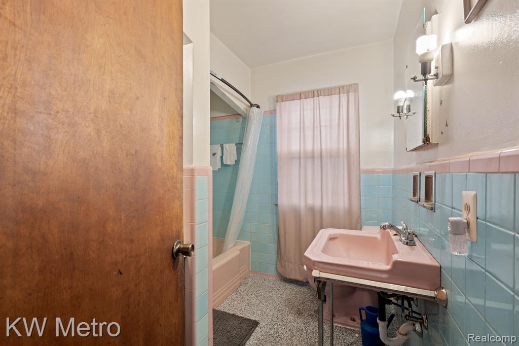 5500 Alter Road Detroit, MI 48224 - Photo 21 of 33