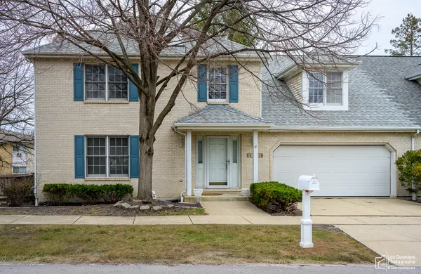 $469,900 | 16-w536 58th Street, Clarendon Hills, IL 60514