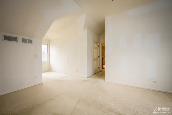 $469,900 | 16-w536 58th Street, Clarendon Hills, IL 60514