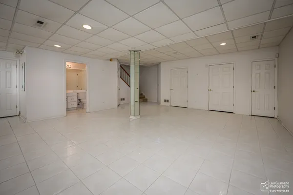 $469,900 | 16-w536 58th Street, Clarendon Hills, IL 60514