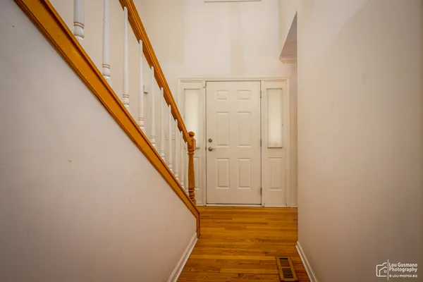 $469,900 | 16-w536 58th Street, Clarendon Hills, IL 60514