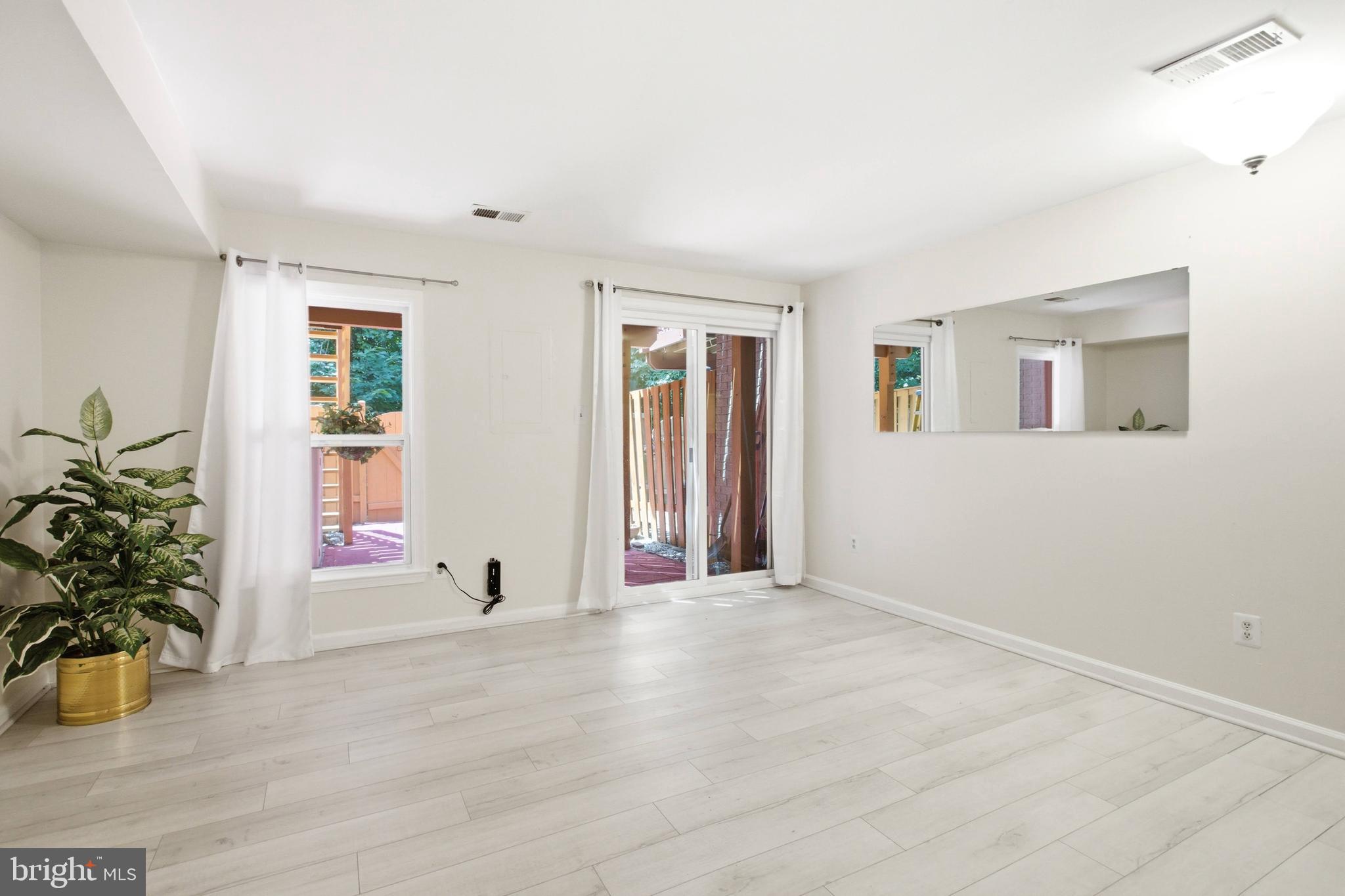 8434 Springfield Oaks Drive Springfield, VA 22153 - Photo 31 of 46