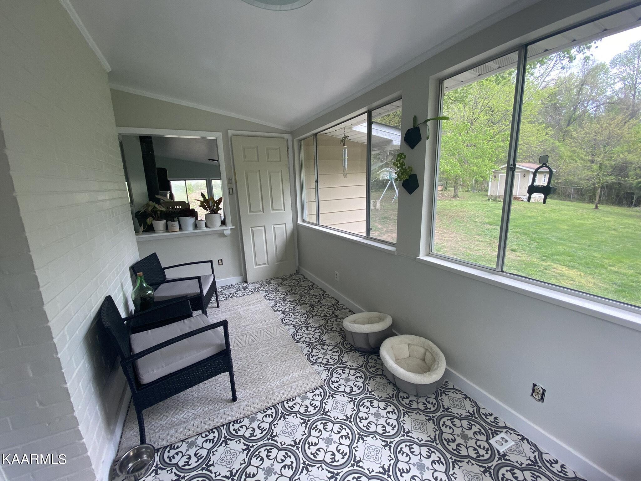 124 Outer Drive Oak Ridge, TN 37830 - Photo 16 of 25 Sunroom