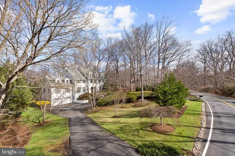 $2,295,000 | 644 Live Oak Drive, McLean, VA 22101