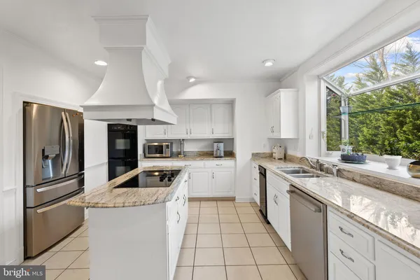 $2,295,000 | 644 Live Oak Drive, McLean, VA 22101