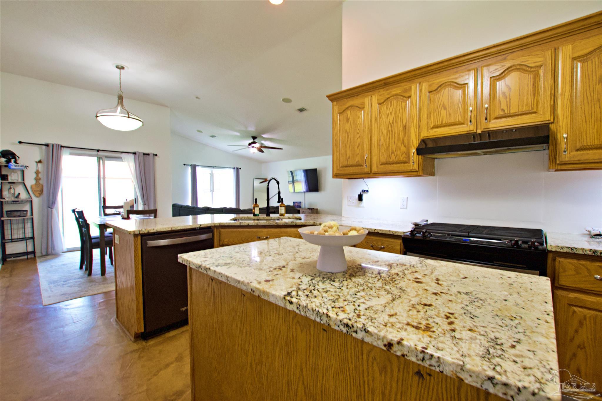 8084 Castle Pointe Way Pensacola, FL 32506 - Photo 5 of 19