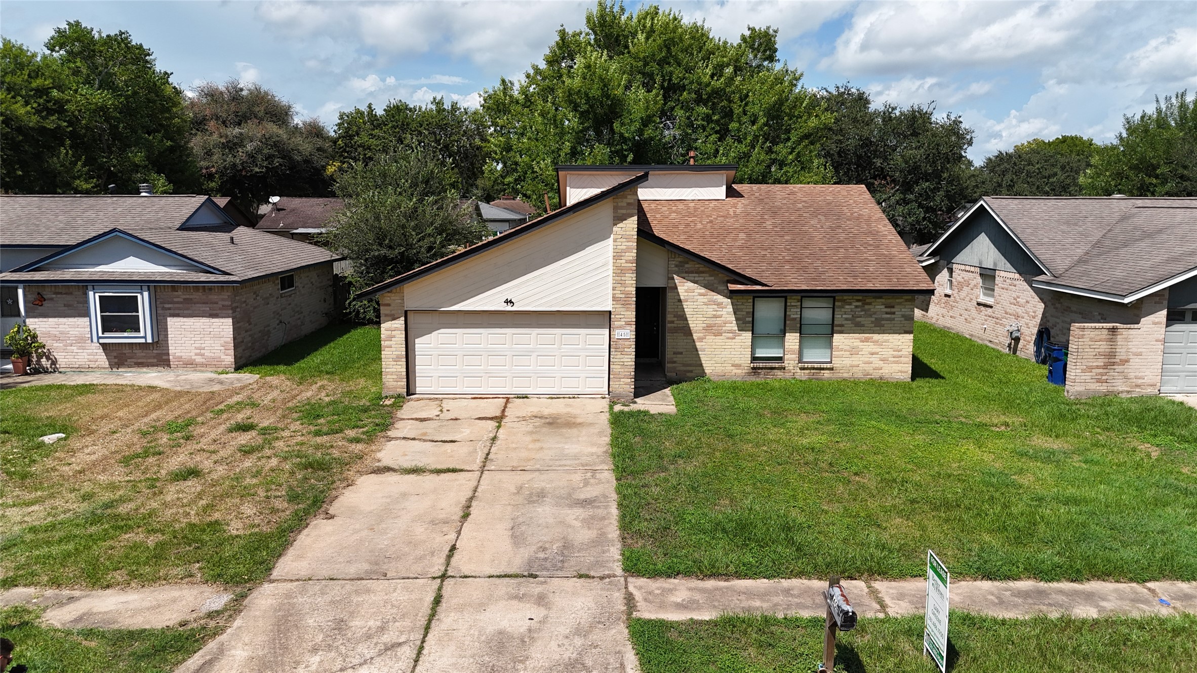 45 Ranch House Loop Angleton, TX 77515 - Photo 1 of 17 Gallery Image 1