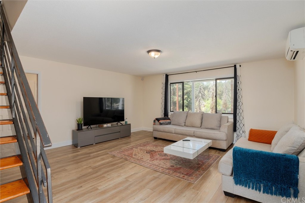 89 Glen Cir Drive Oroville, CA 95966 - Photo 12 of 32 a living room with furniture and a flat screen tv