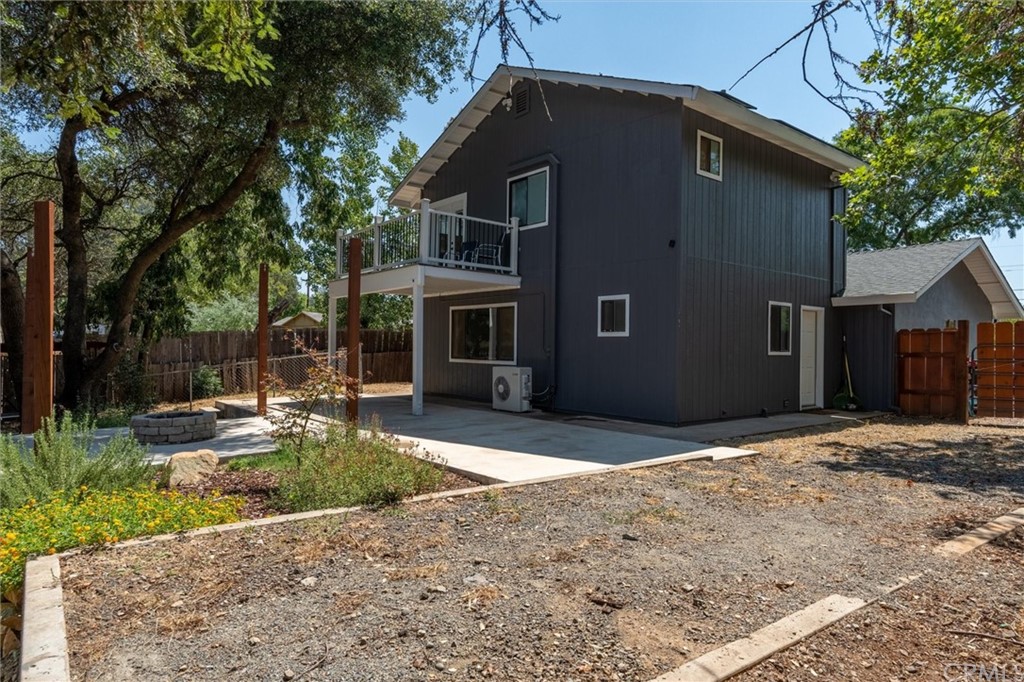 89 Glen Cir Drive Oroville, CA 95966 - Photo 29 of 32 a front view of a house with garden