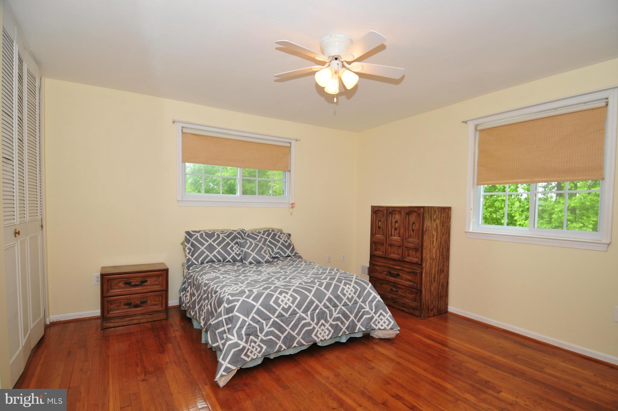 5356 Guinea Road Fairfax, VA 22032 - Photo 12 of 28 MASTER BEDRROM