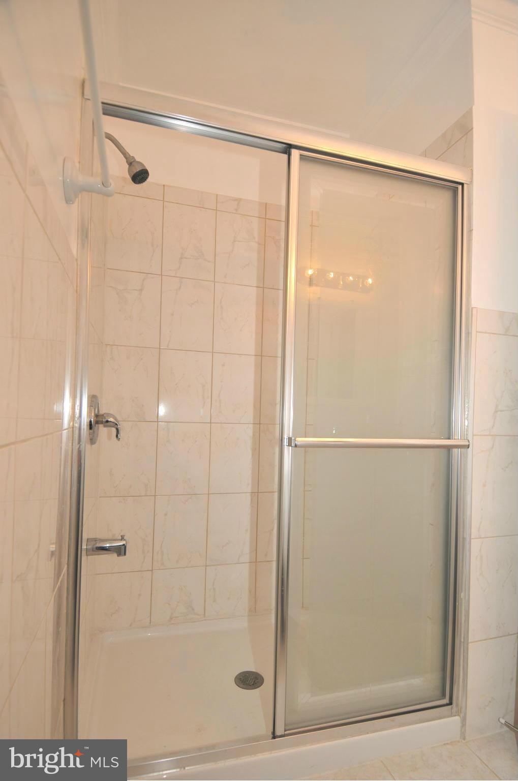 5356 Guinea Road Fairfax, VA 22032 - Photo 20 of 28 SECOND FULL BATHROOM