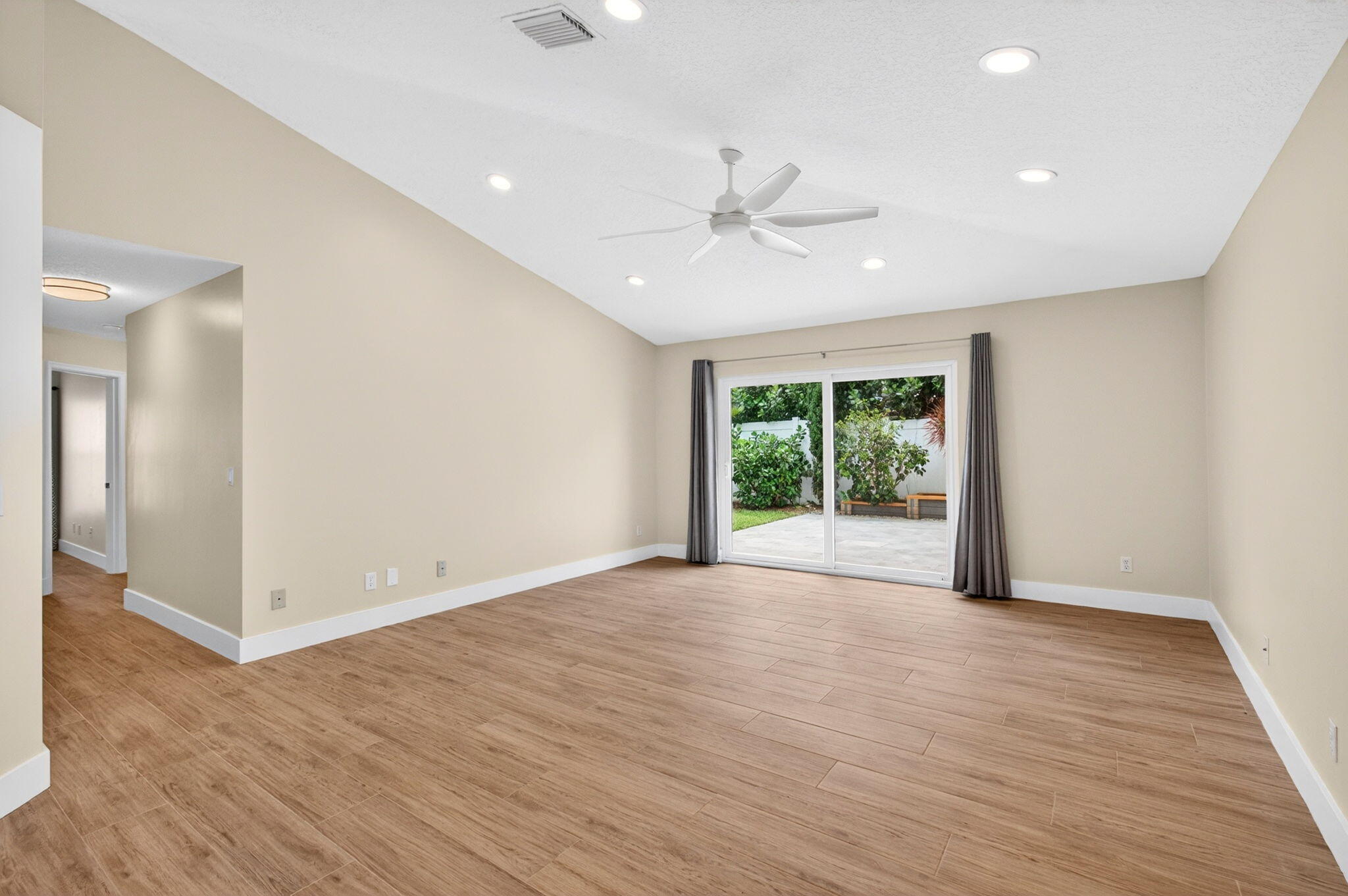 1142 Canoe Point Delray Beach, FL 33444 - Photo 26 of 68 Family room