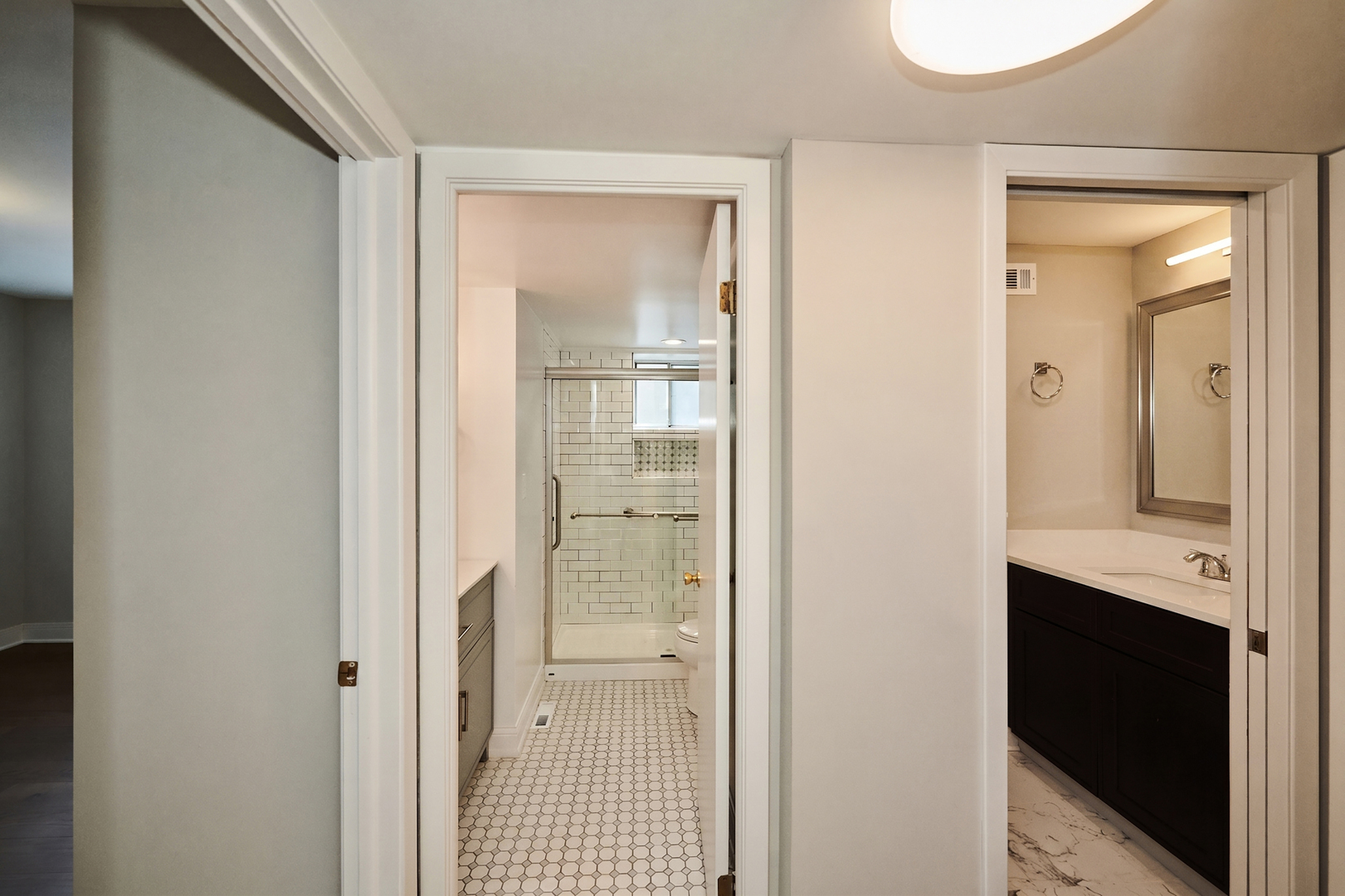 7074 North Ridge Boulevard, Unit 1E Chicago, IL 60645 - Photo 18 of 24