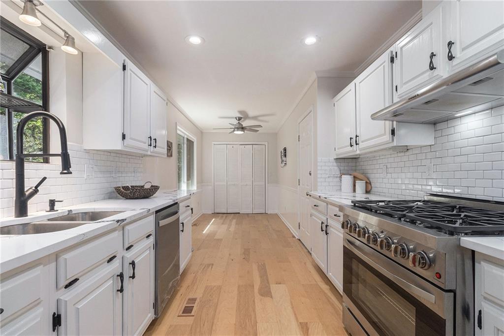 1402 McLendon Drive Decatur, GA 30033 - Photo 6 of 26