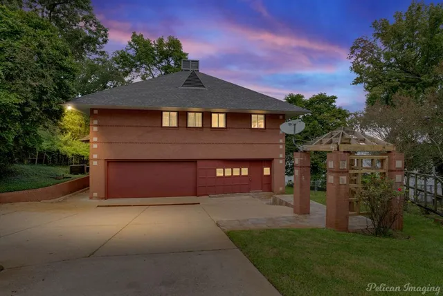 a front view of house with yard