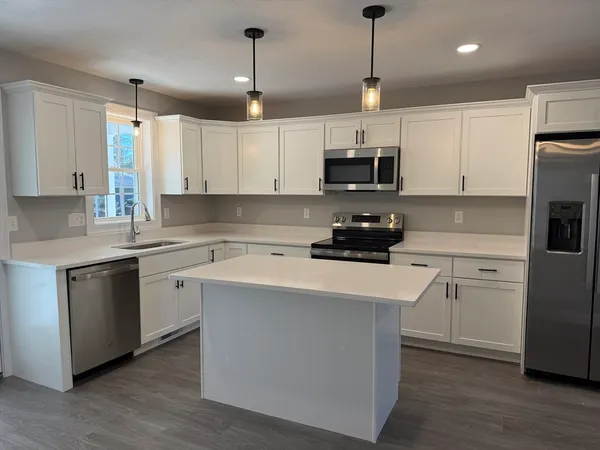 $4,100 | 17 Kashmir's Way, Unit 17, Lakeville, MA 02347