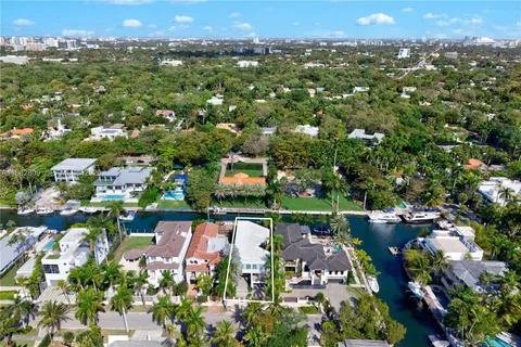 $8,850,000 | 1755 Fairhaven Place, Miami, FL 33133