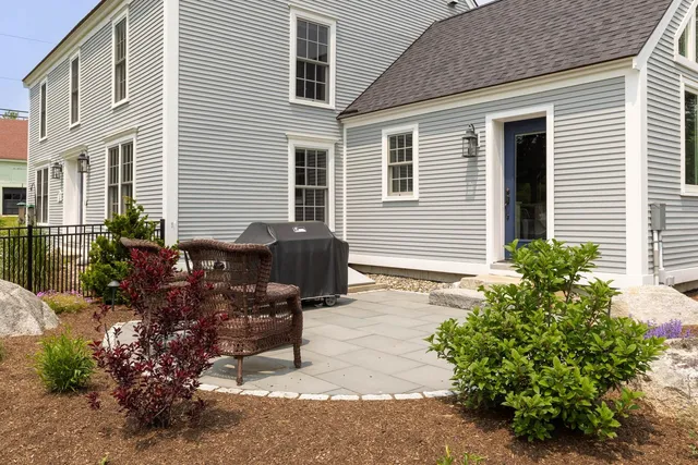 $1,790,000 | 24 Great Bay Road, Greenland, NH 03840