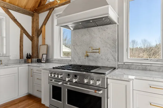 $1,790,000 | 24 Great Bay Road, Greenland, NH 03840