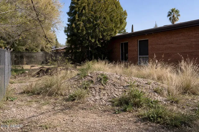a view of a yard of a house